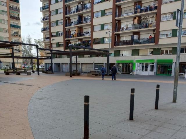 Local en Pz Neus Català y Pallejà Rubí Barcelona