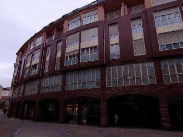 Local en Pz Piqué y Varela, Torrelavega Cantabria