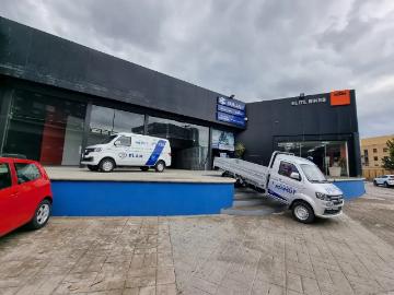 LOCAL EN RENTA CON BODEGA SOBRE COLOSIO