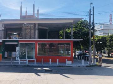 Local comercial en RENTA frente a estadio Beto Ávila $25,000.00