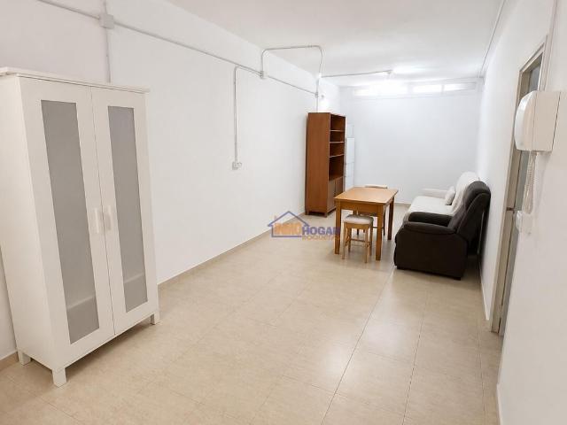 LOCAL EN SEMI SOTANO *CHOLLO PARA INVERSION DE 33 MTR EN EL BARRIO ALTO ALMERIA