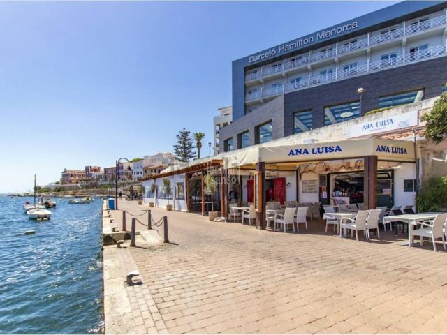 Local, Es Castell