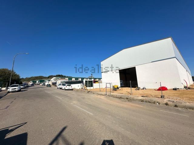 Local, Es Mercadal