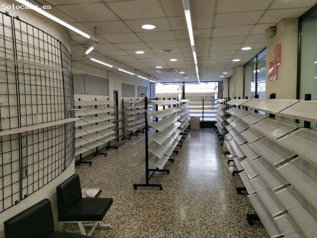 Local esquinero en alquiler