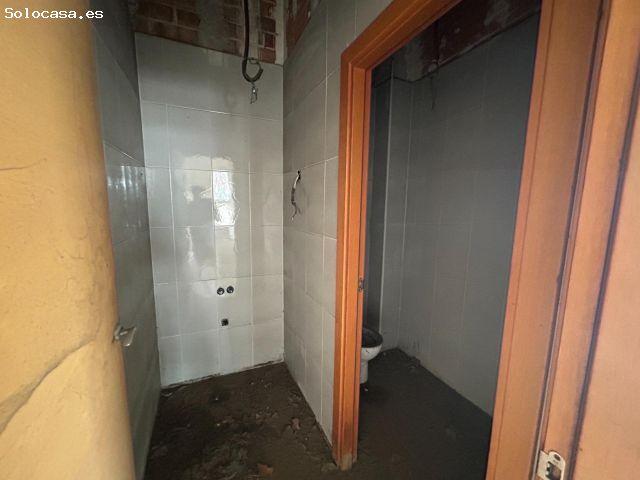 LOCAL ESQUINERO EN VENTA EN CARDEDEU