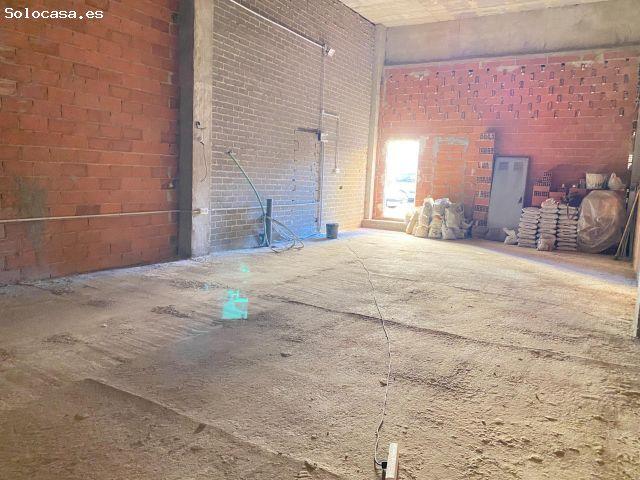 Local estratégico de 90m2 con gran visibilidad junto a Consum – El Perelló
