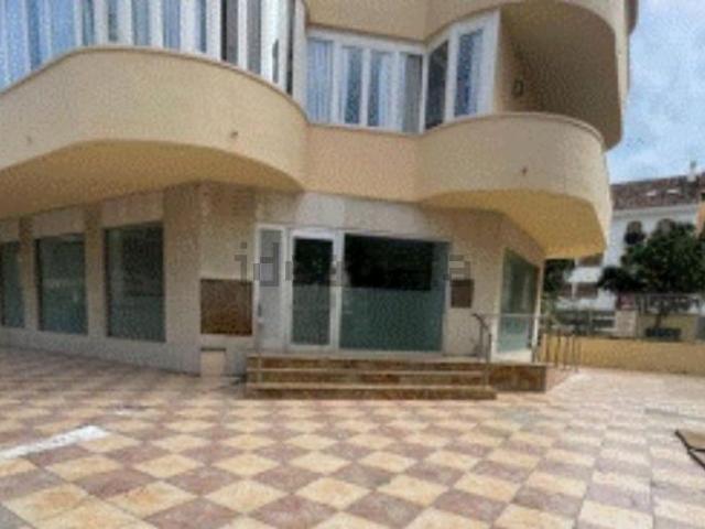 Local, Fuengirola