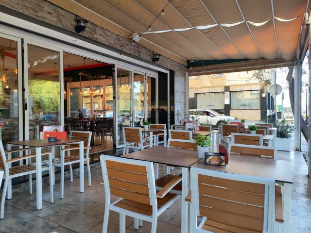 Local, Fuengirola