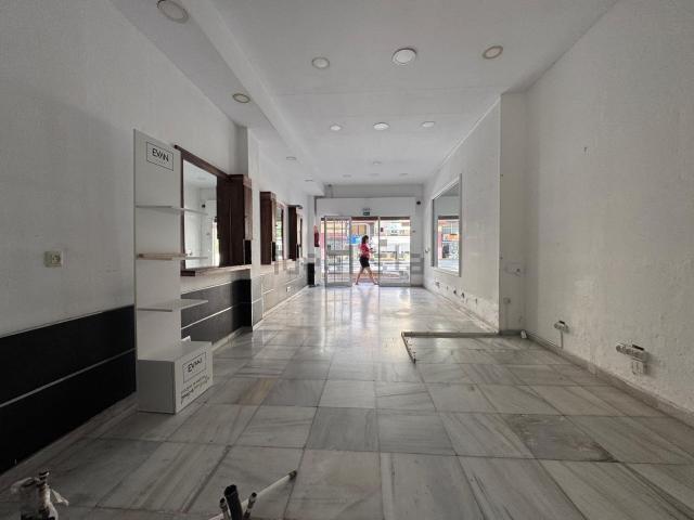 Local, Fuengirola