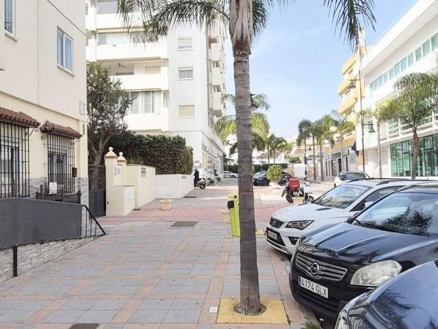 Local, Fuengirola