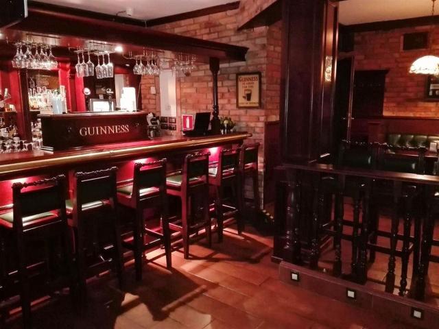 Local, Fuengirola