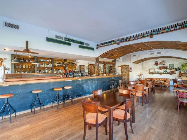 Local, Fuengirola