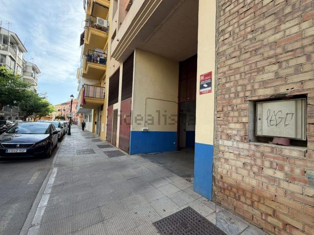 Local, Fuengirola