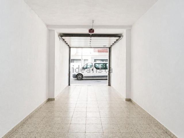 Local, Fuengirola