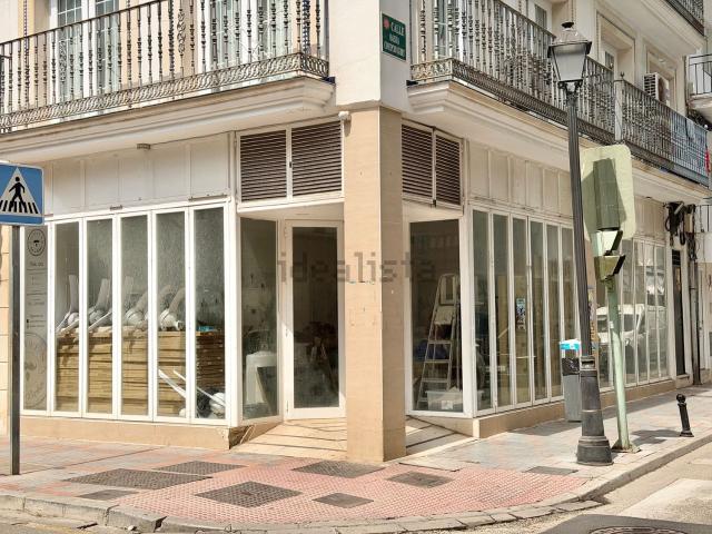 Local, Fuengirola