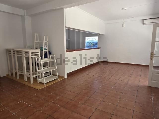 Local, Fuengirola
