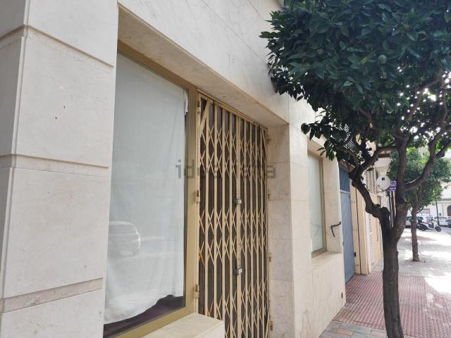 Local, Fuengirola