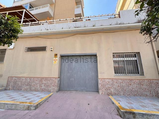 Local, Fuengirola