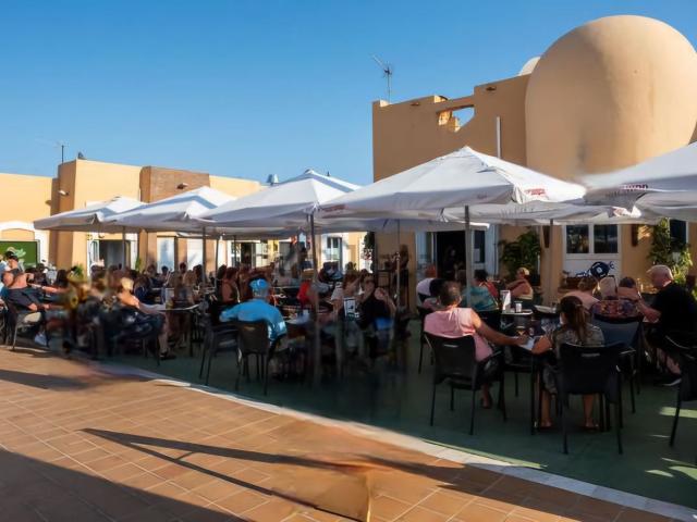 Local, Fuengirola