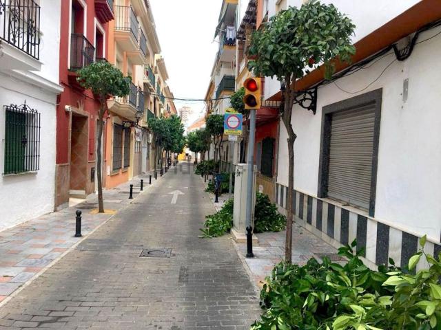 Local, Fuengirola