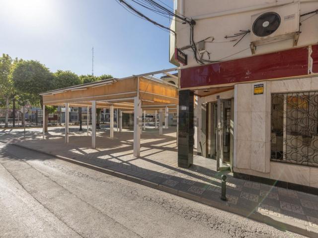 Local, Fuente Vaqueros