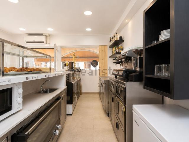 Local, Gavà