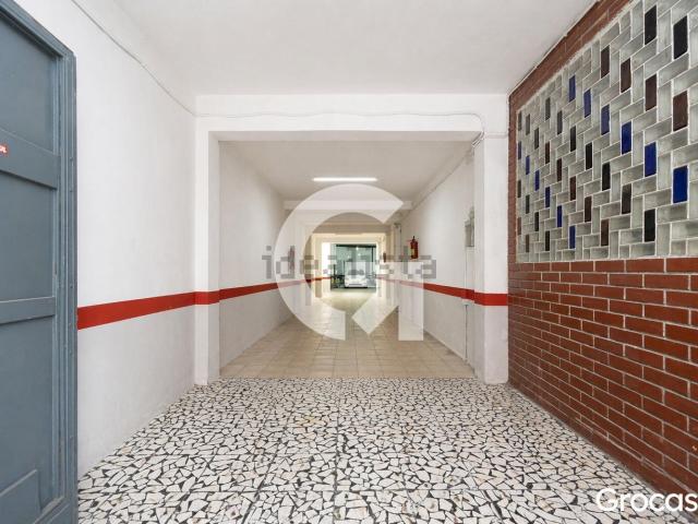Local, Gavà