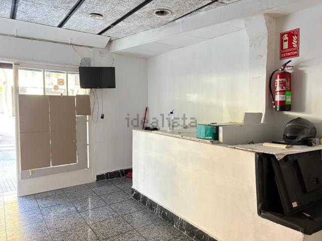 Local, Gavà
