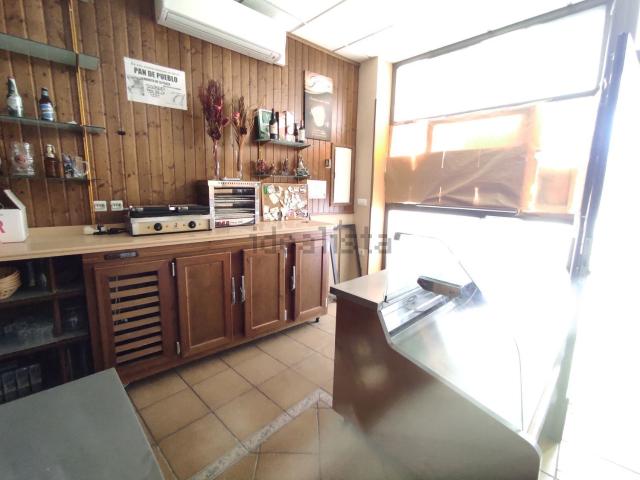 Local, Gelves