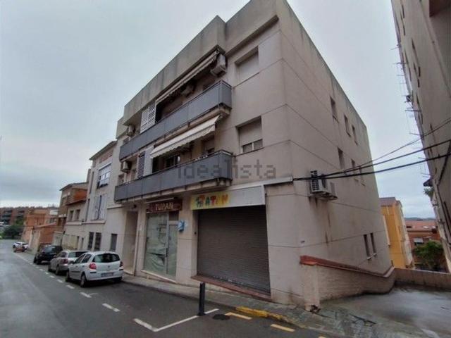 Local, Gelida