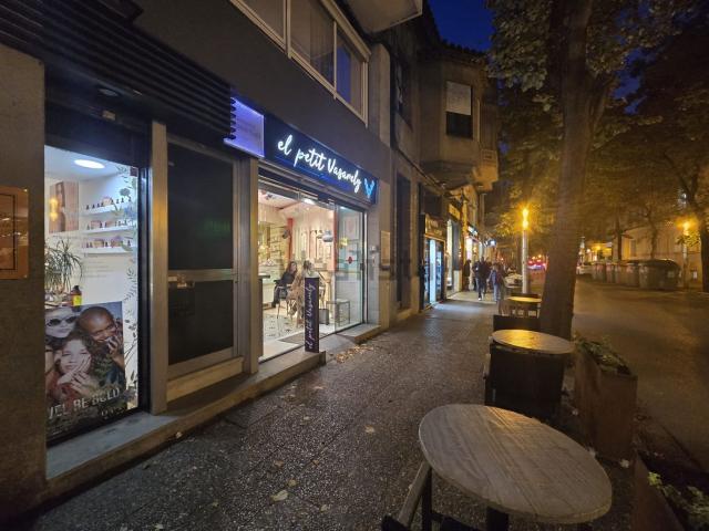 Local, Girona