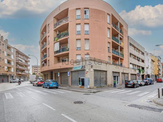 Local, Girona