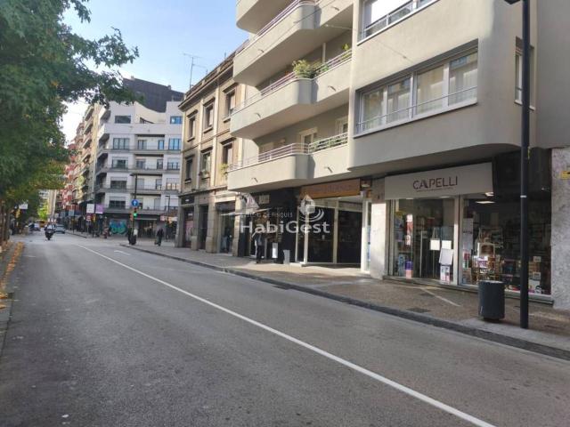 Local, Girona