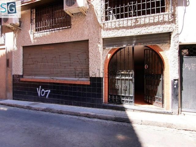 Local, Gran Capitán, Granada