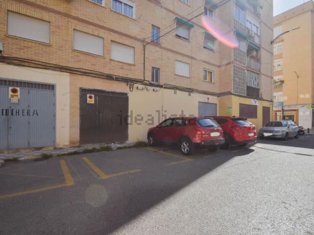 Local, Granada