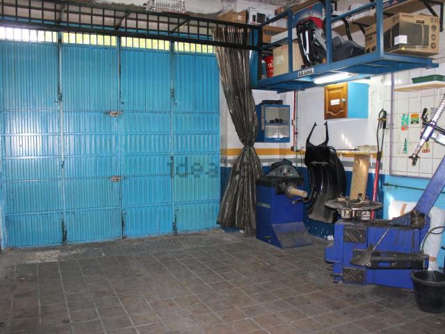 Local, Granada