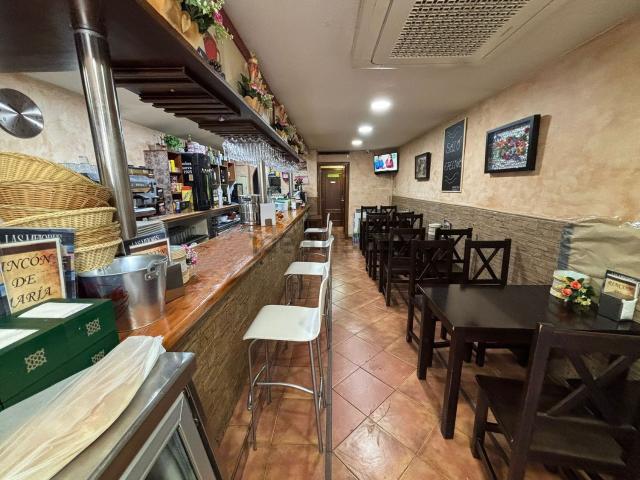 Local, Granada