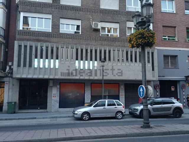 Local, Granada