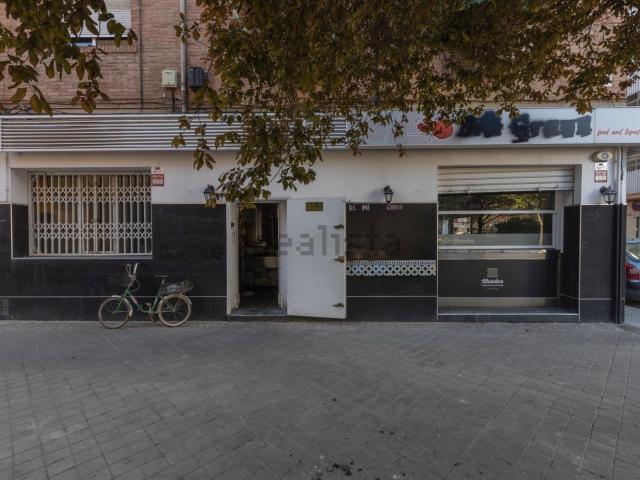 Local, Granada