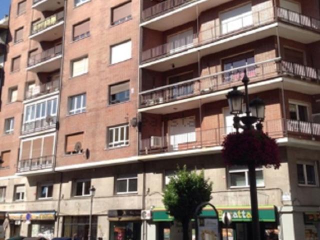 Local, Granada