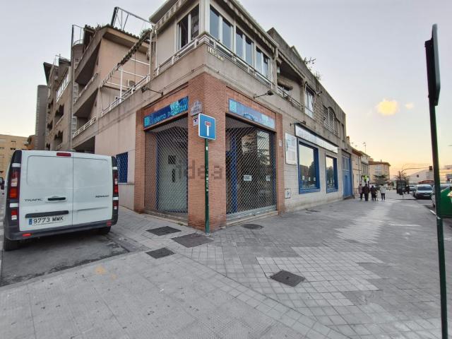 Local, Granada