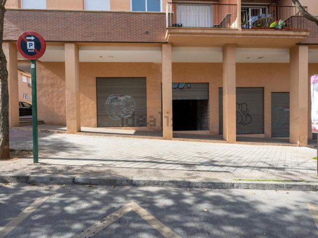 Local, Granada