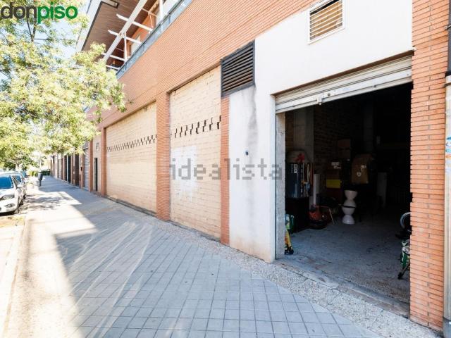 Local, Granada
