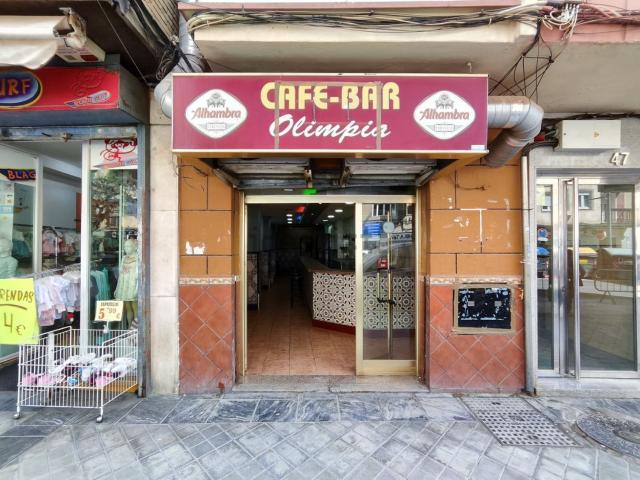 Local, Granada