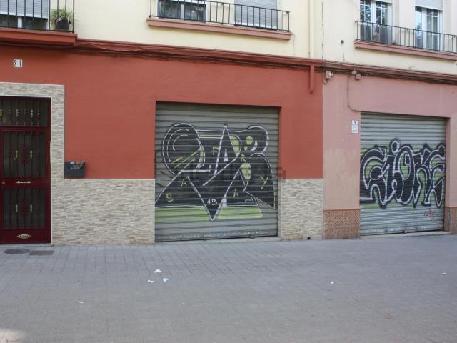 Local, Granada