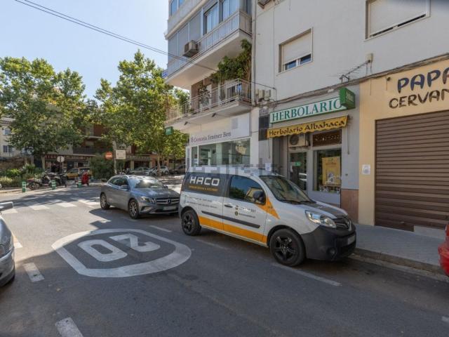 Local, Granada
