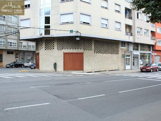 Local haciendo esquina de 100m2 en Avenida Milagrosa