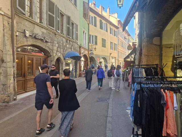 Local hyper centre 30m² Annecy