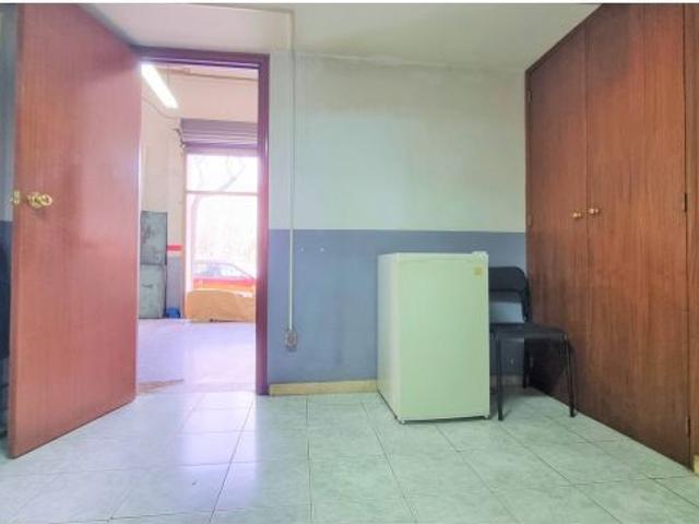 LOCAL IDEAL PARA NEGOCIO, PARKING O COCHERAS