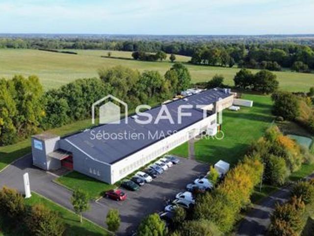 Local industriel avec stockage, atelier et bureaux